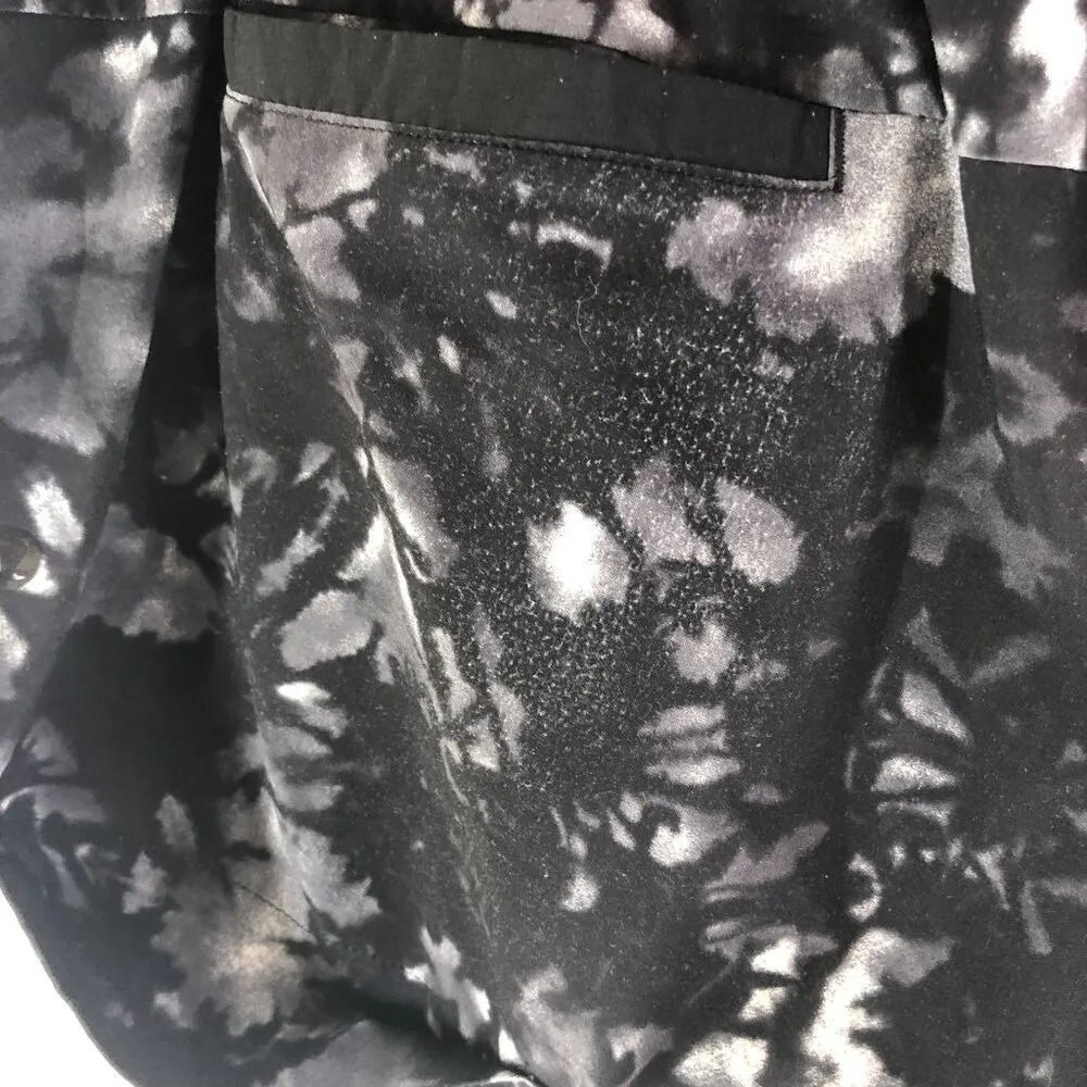 Lululemon Womens Spring Break Away Shorts Drawstring Cuffed Black White 10 - Image 3