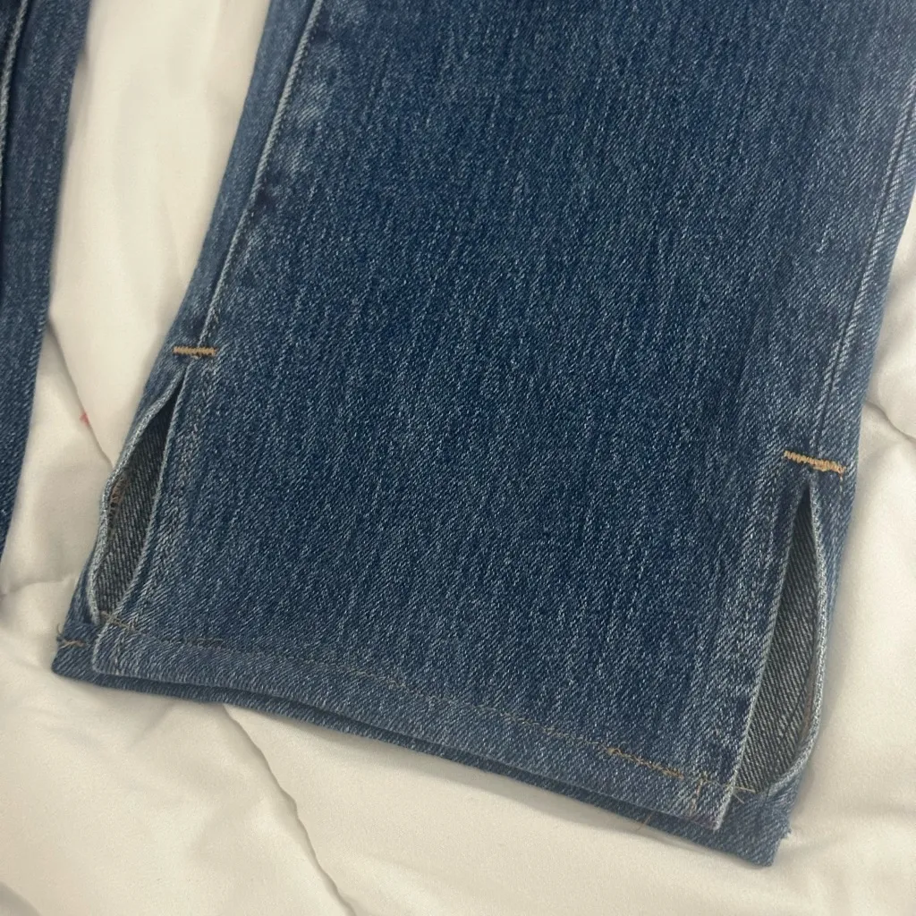 Good American jeans double slit hem size 6/28 mid-rise straight leg medium wash - Image 5