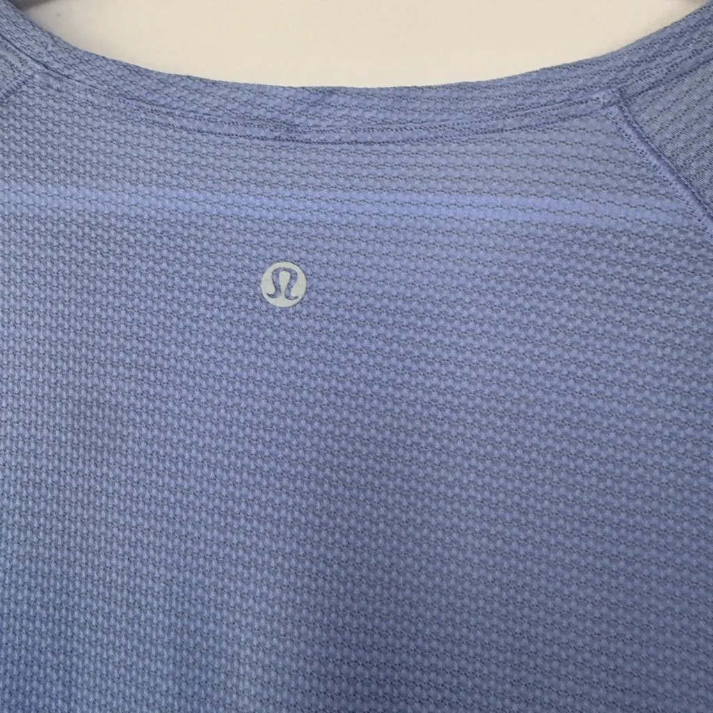 Lululemon Open‎ Up Tie
Back Tee Black/Hy-drangea Blue - Image 3