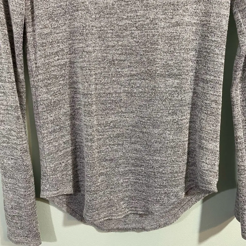 Wilfred Free Aritzia Women's Heather Grey Diapason Long Sleeve T-Shirt Size M - Image 4