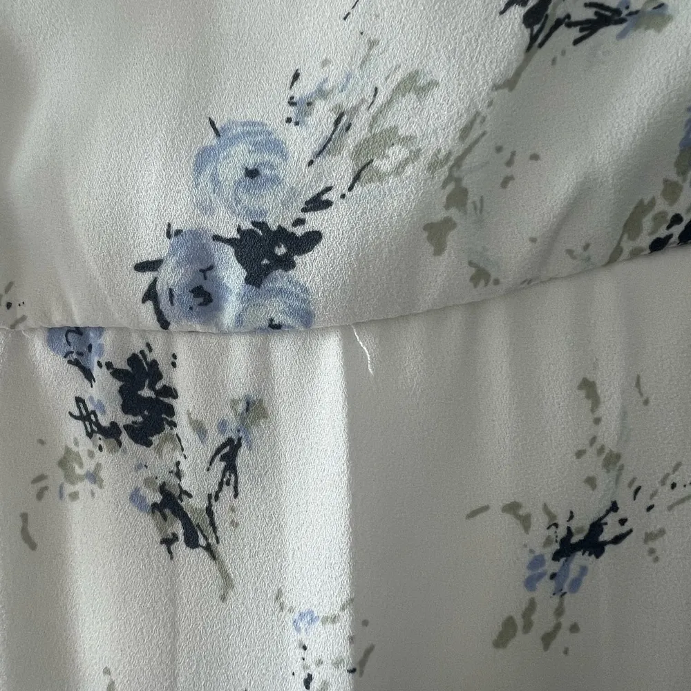 Abercrombie Blue and White Floral Dress - Image 6