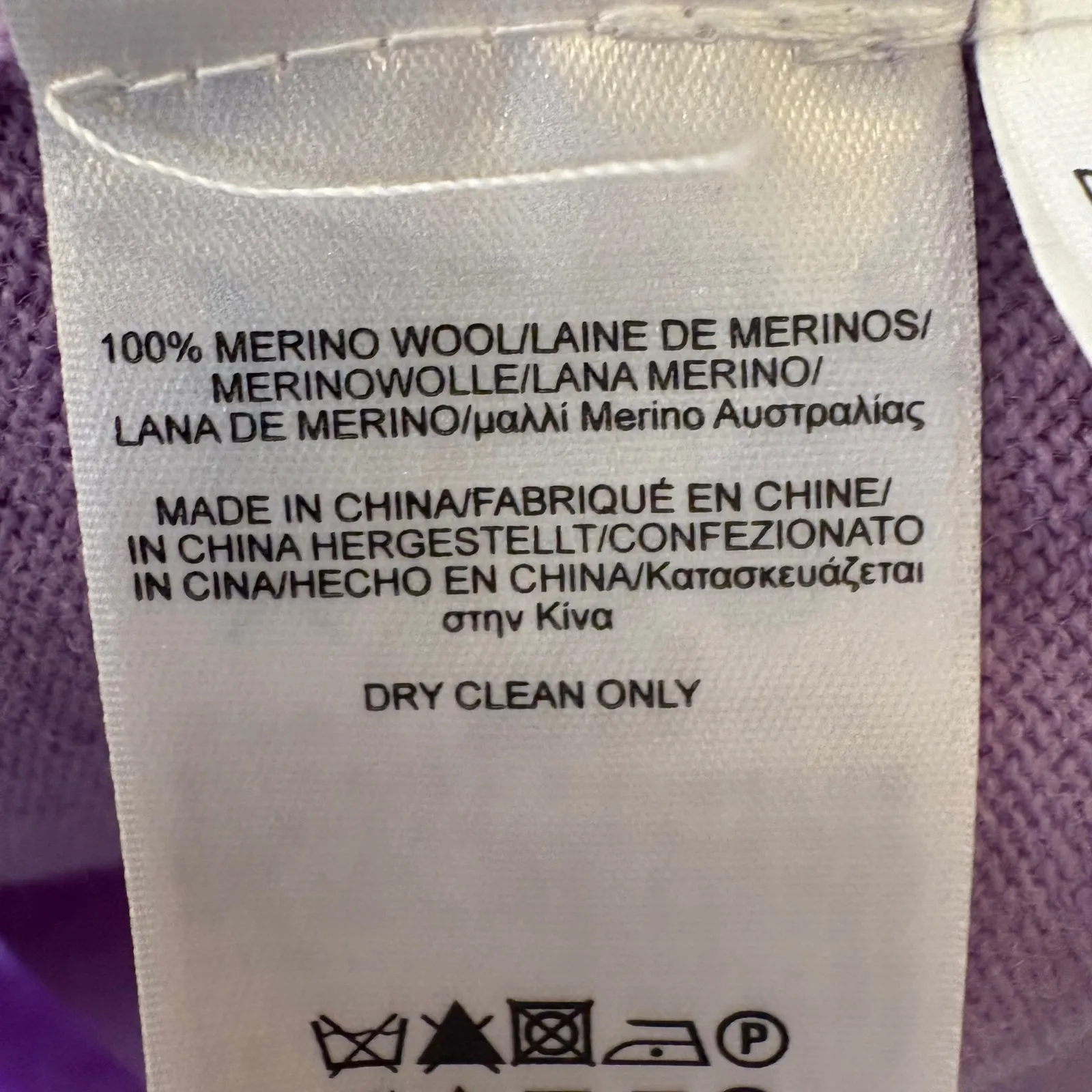 346 Brooks Brothers Lavender Merino Wool V-Neck Sweater Size Medium - Image 5