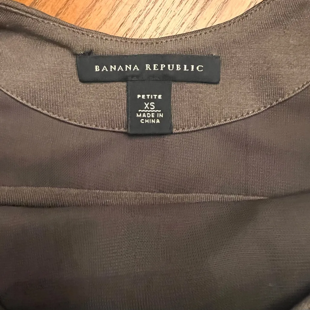 Banana Republic Kaily Silk/Cotton Pleated Sleeveless Dress in Taupe Sz XS Petite - Image 5