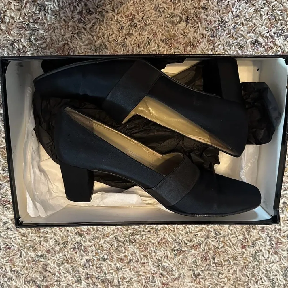 Adrienne Vittadini  black heels - Image 6