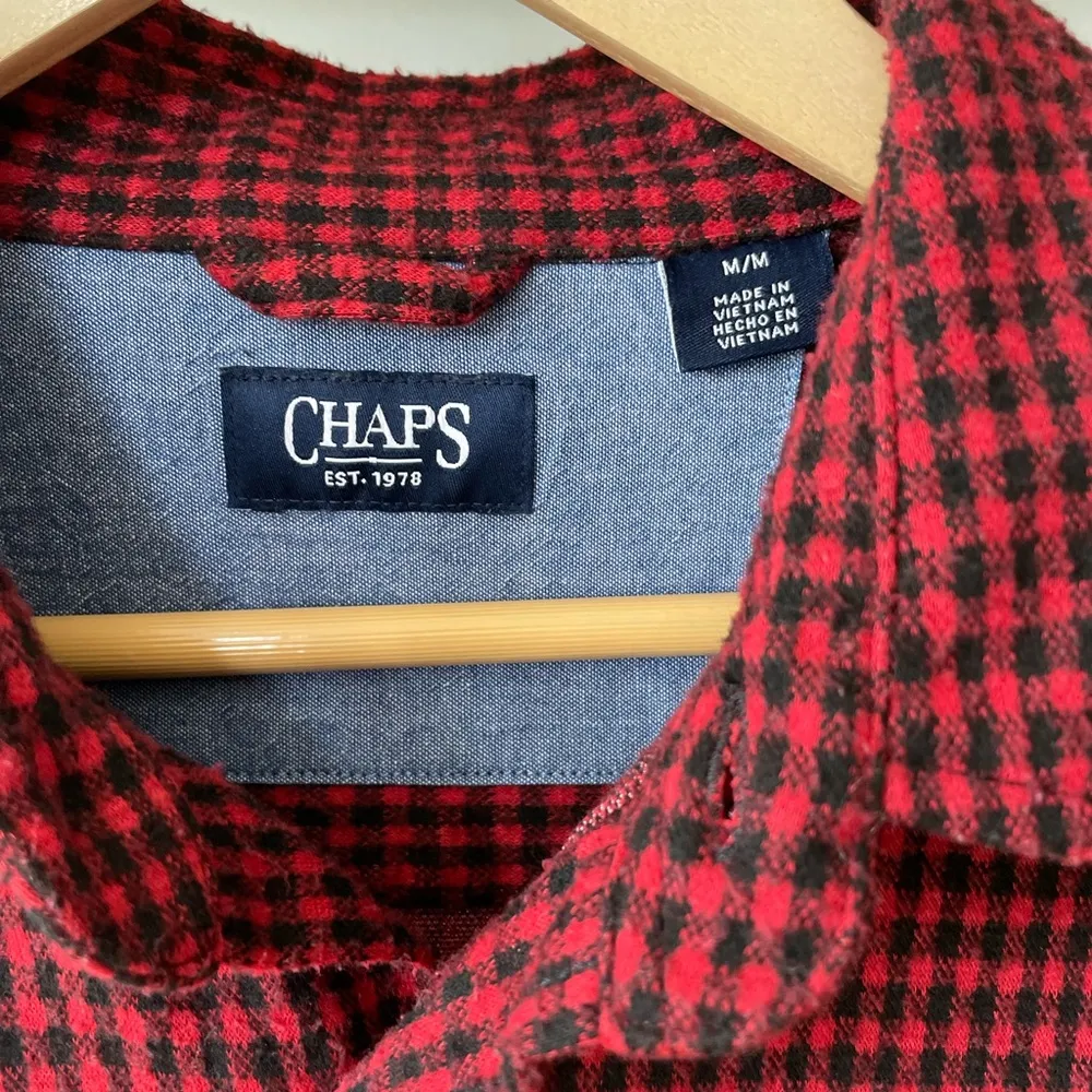 CHAPS Red Black Checkered Plaid Flannel Button Down Shirt Sz Medium Fisherman - Image 4