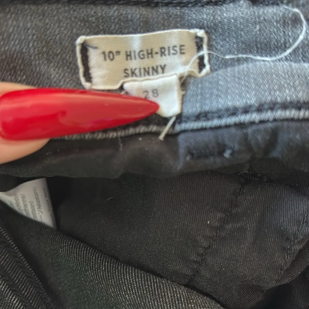 Madewell 10” High Rise Skinny Jeans - Image 5