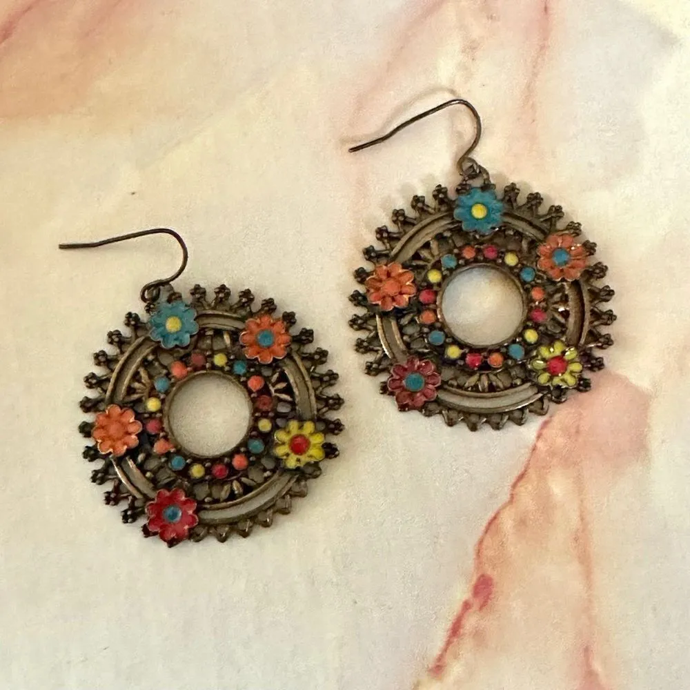 Ava and Grace circle flower earrings - Image 7