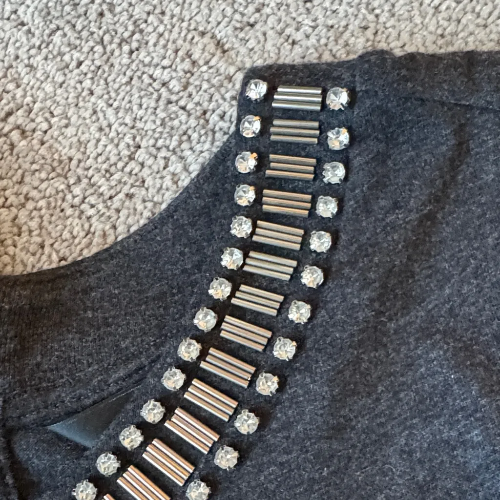 Simply Vera Vera Wang Charcoal Gray Top SIZE L - Image 4