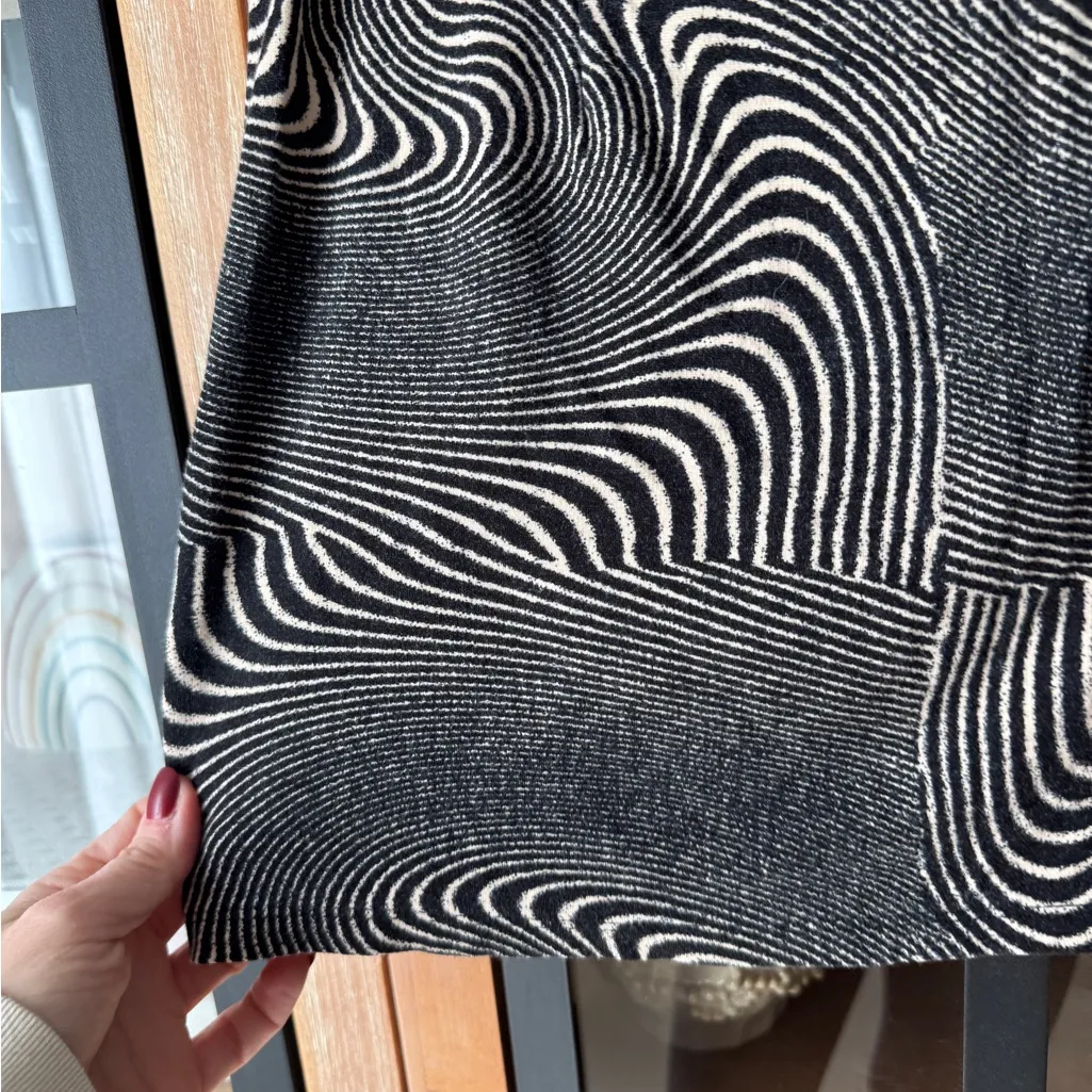 Urban Outfitters mini skirt psychedelic print optical illusion bodycon neutral - Image 4