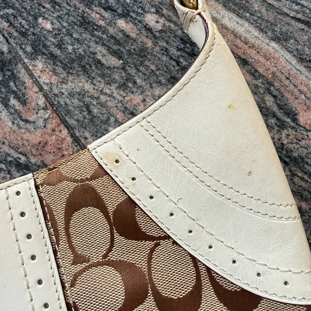 Coach Canvas and Leather Shoulder Bag - Cream and Brown Hampton hobo - Image 3