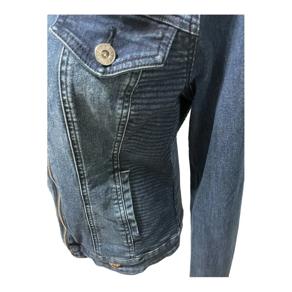 Guess Rigby Denim
Moto Zip
Distressed Blue
Jean Jacket Medium Blue - Image 6