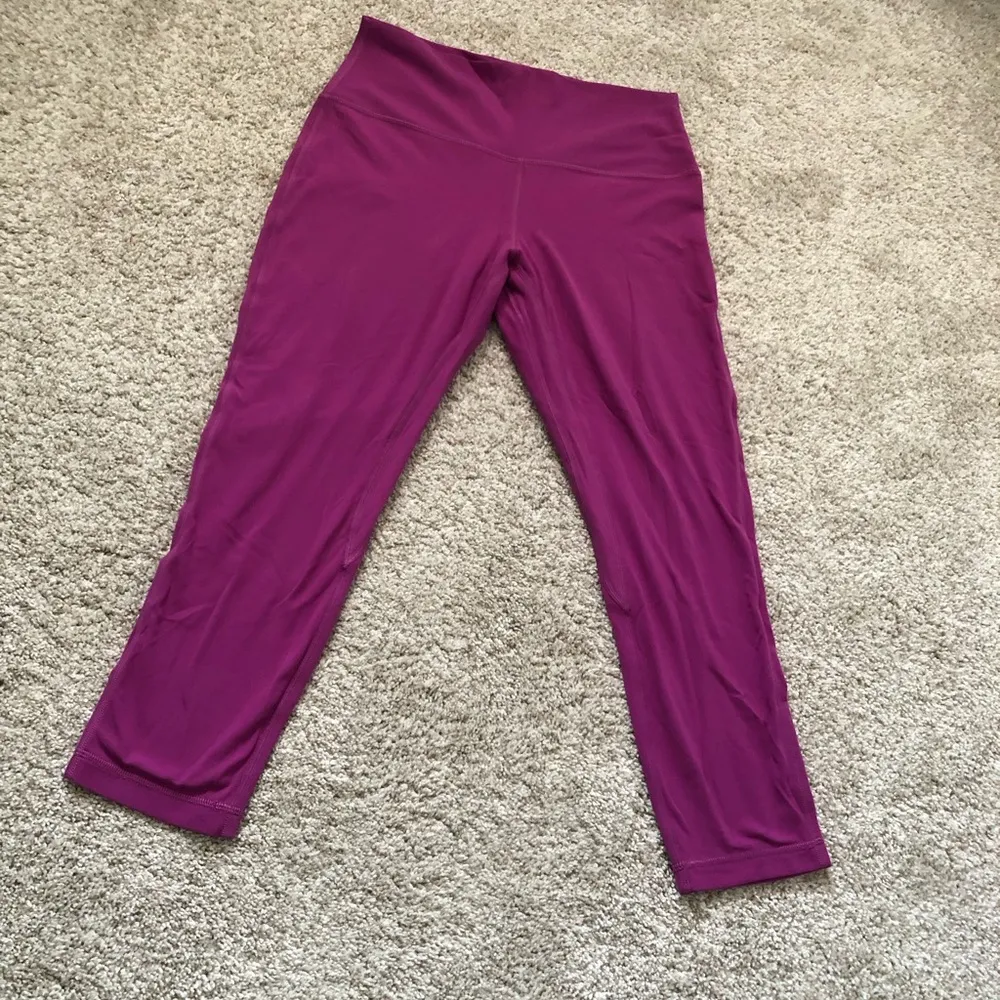 Lululemon athletic Crop Leggings inseam 21" Activewear yoga sports size … - Image 4