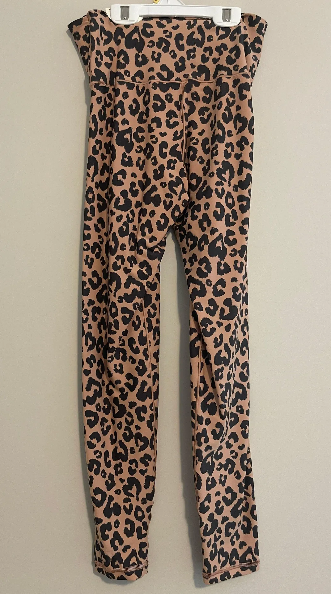Cheetah Print Twist Leggings - Image 2