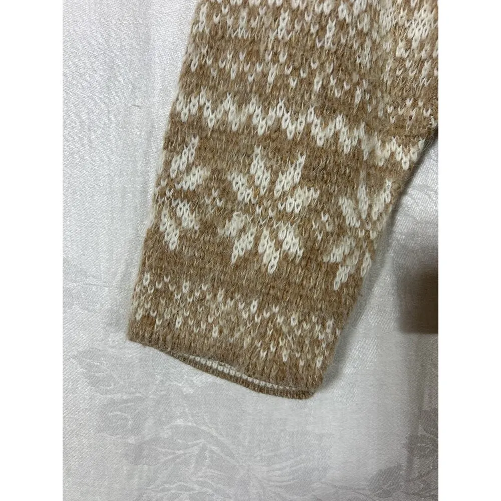 Sweater Vintage Medium Tan White Cropped Snowflakes USA Made Arielle - Image 3