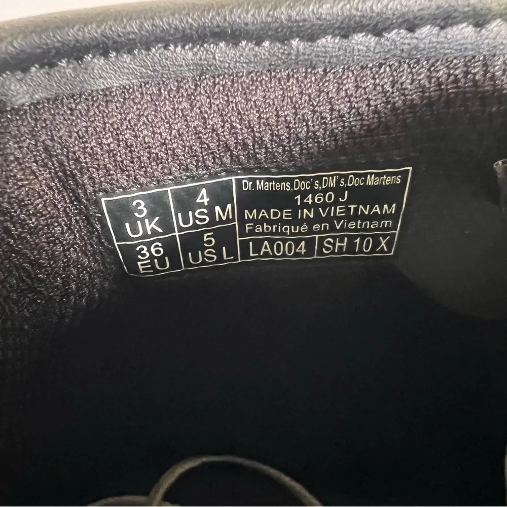 Dr. Martens Junior 1460 Patent Heart Printed Lace Up Boot Size 5 #1101 - Image 9