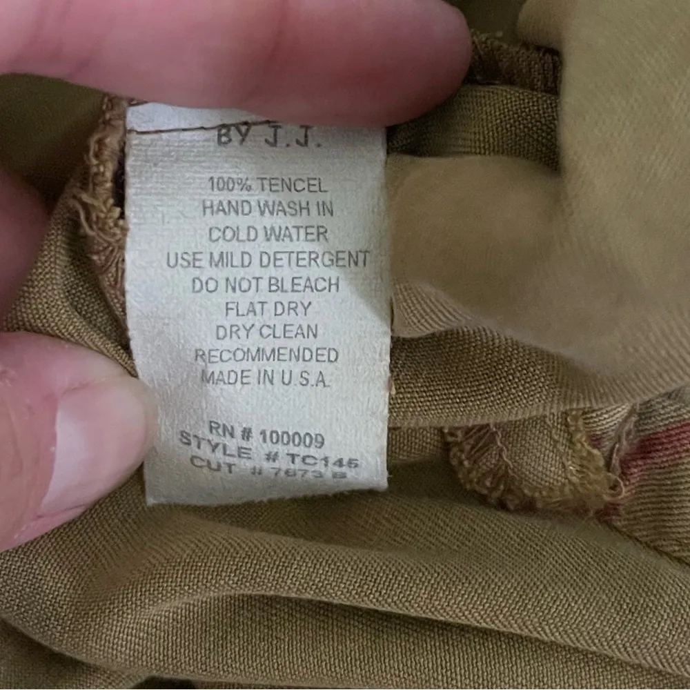 Women’s By JJ two piece sleeveless top with button down collar shirt Medium Red - Image 7