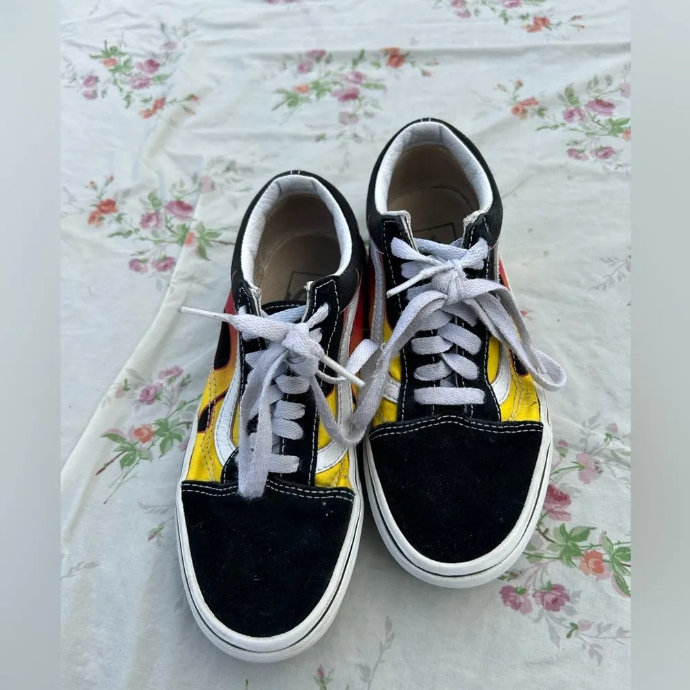 Vans Old Skool‎ Flame Sneaker Size 3.5 men’s 5 womans black red yellow skater - Image 11