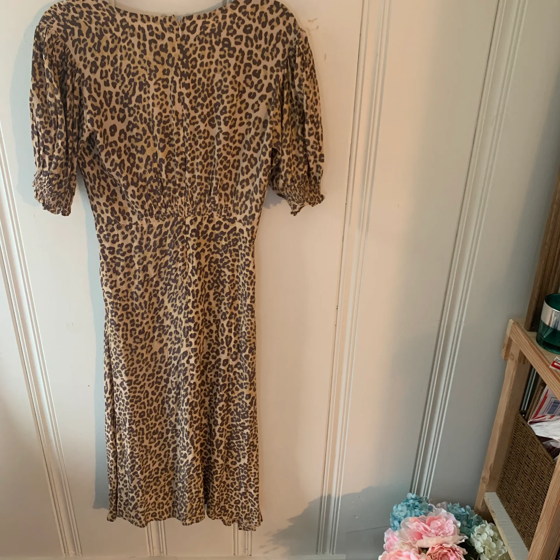 Maggie Midi Dress Leopard Sz 6 - Image 5