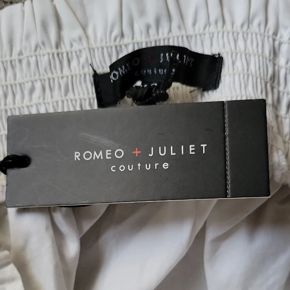 Romeo & Juliet Couture White Smocked Off-Shoulder Blouse Size S - Image 6