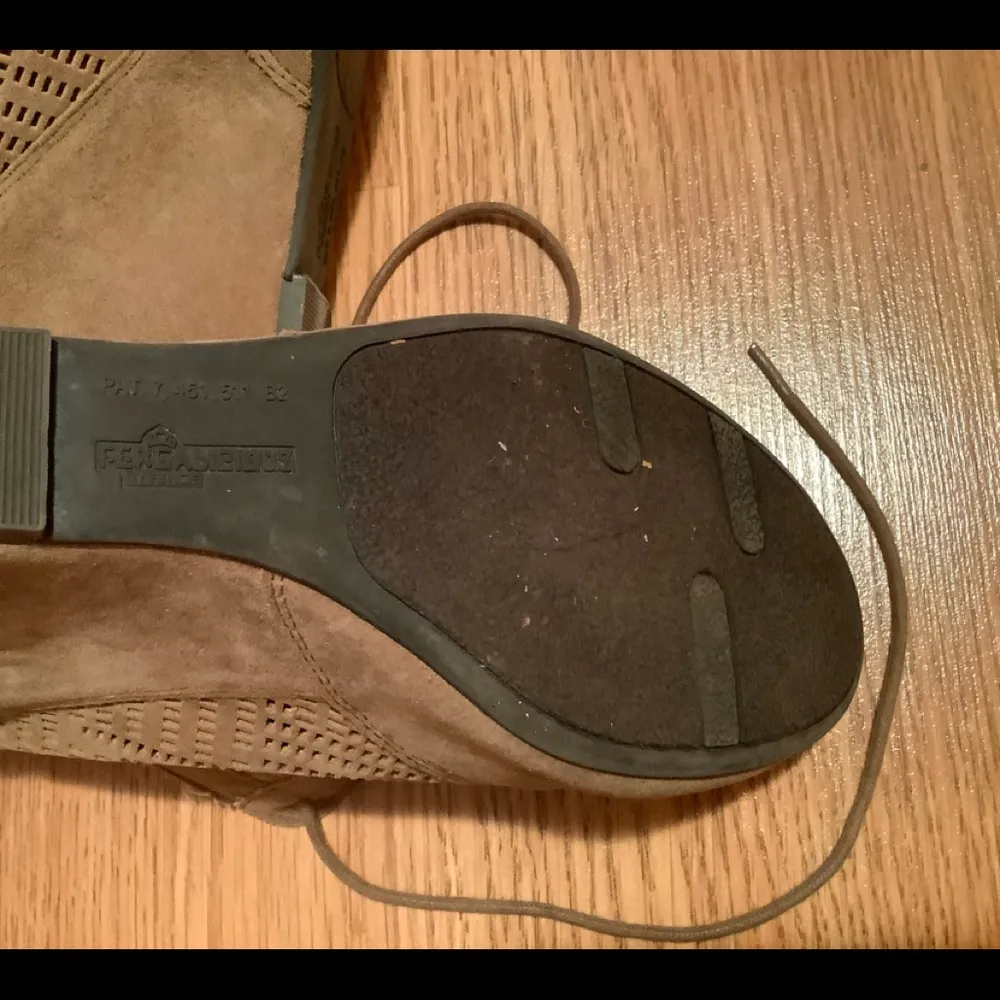 Fergalicious womens brown suede ankle booties size 9 lace up wedge booties - Image 7