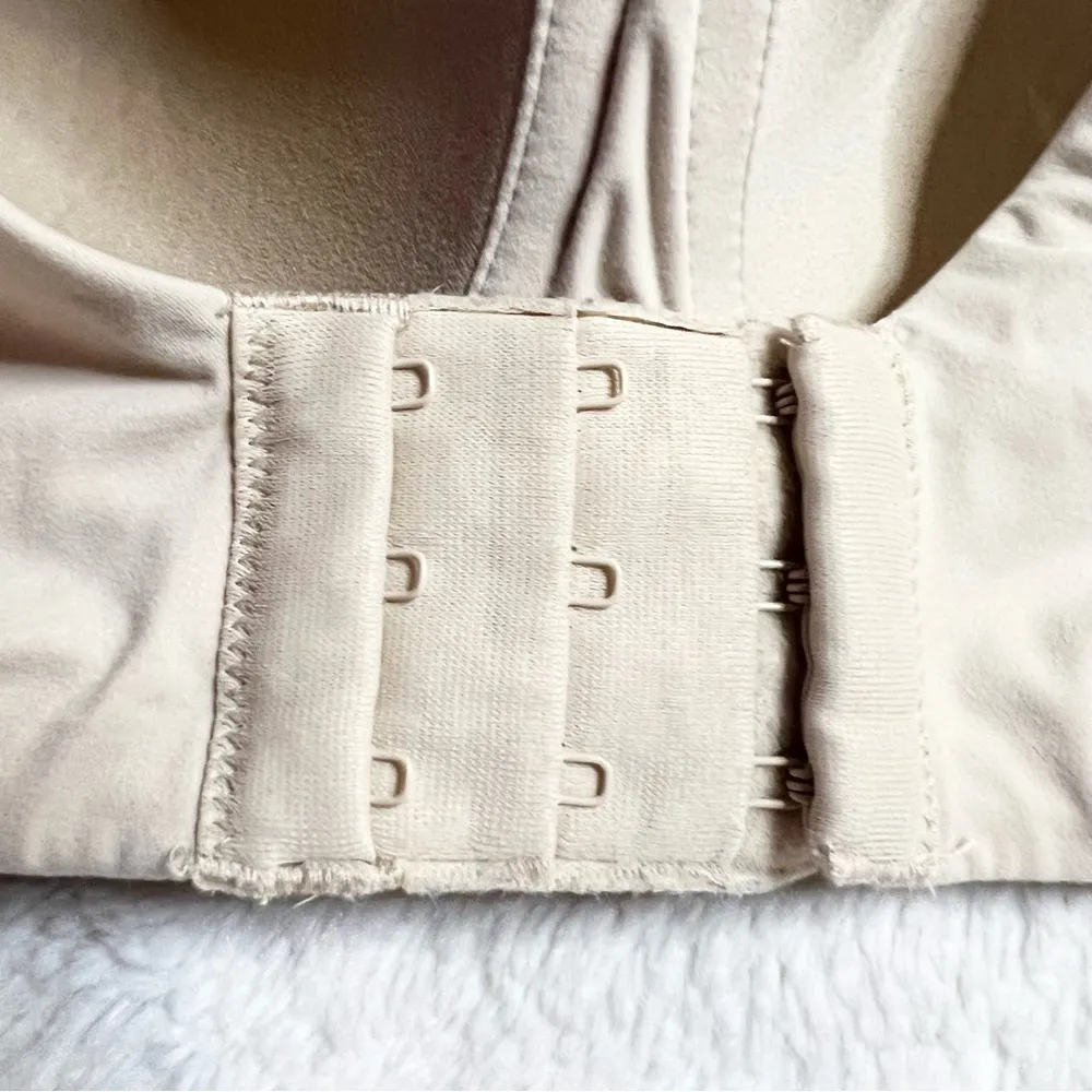 Torrid Curve 360 Back Smoothing Dream Wire-Free Bra Size 38DDD Seamless Nude Bra - Image 5