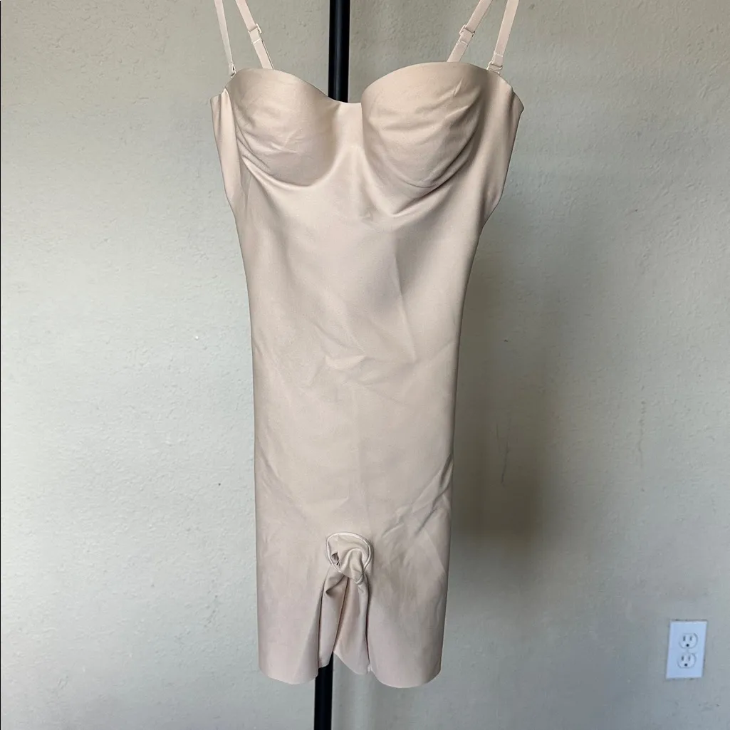 SKIMS SKIMS Zoned Core Sculpt  BODY UNDERWIRE MID THIGH BODYSUIT NWT Sand size S - Image 6