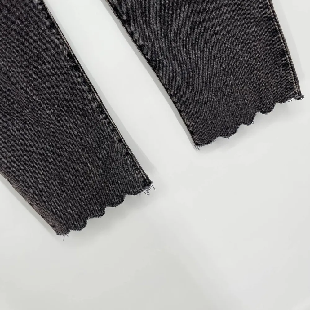 Levi's 501 Original Cropped High Rise Straight Button Fly Black Jeans Sz 29 - Image 5