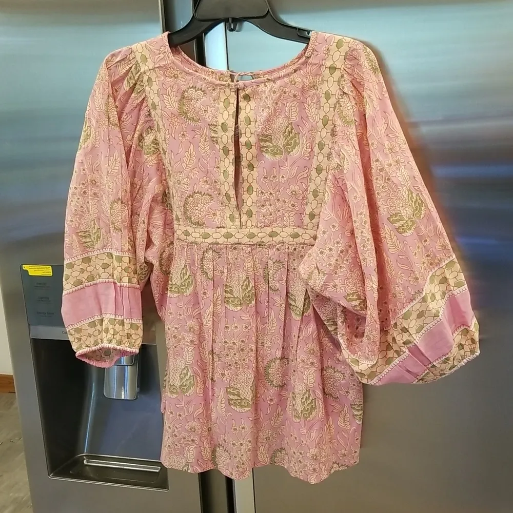 💕CLEOBELLA💕 Amy Puff Sleeve Blouse ~ Pink Wildflower Print Medium M NWT - Image 2