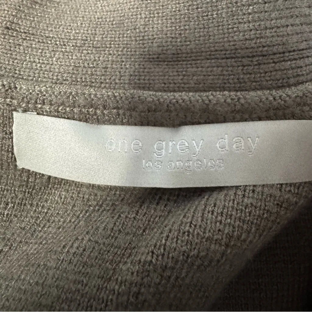 One Grey Day Emory Boyfriend Cardigan Button Front Relaxed Fit Size M Olive Grey Gray Size M - Image 7