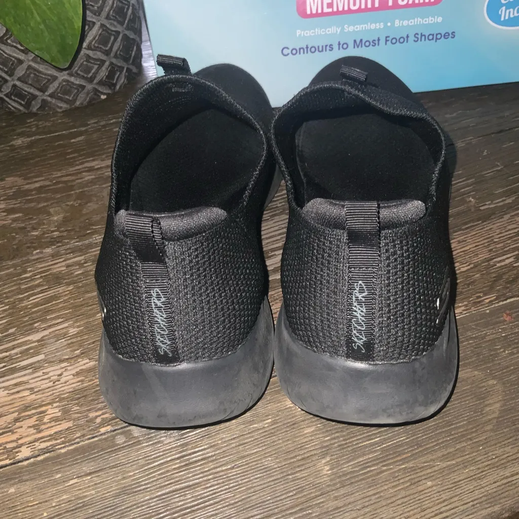 Skechers Black Stretch Fit Air-Cooled Memory Foam Slip On Sneaker 8.5 - Image 4