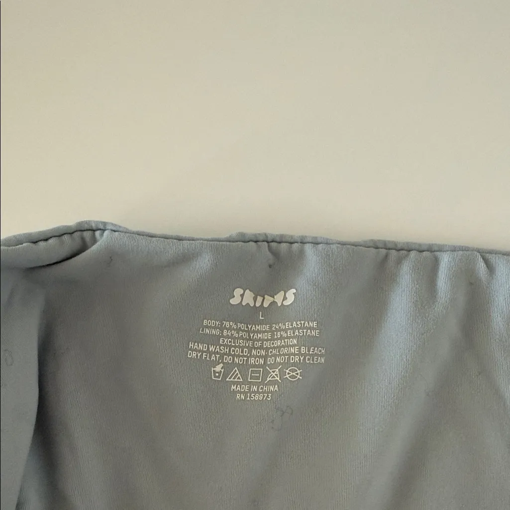 SKIMS Fits Everybody Bandeau super soft in light dusty blue color size large! - Image 2