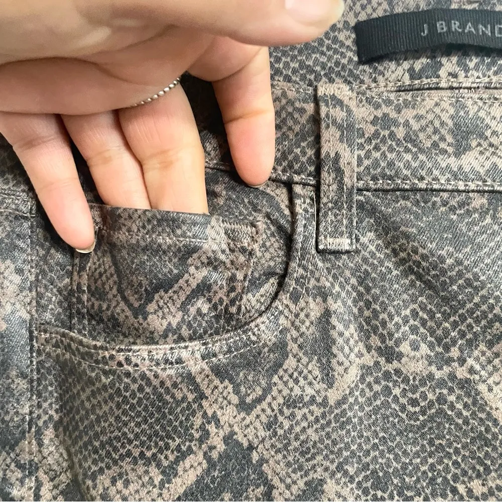 J Brand Womens Pants Lillie Coated Snake Skinny Coated Button Fly Size 29 - Image 8