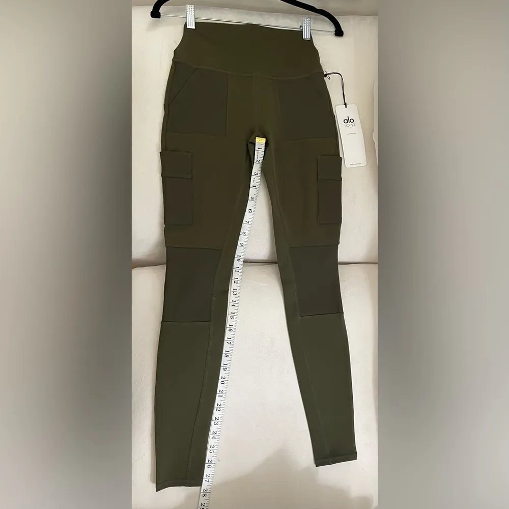 NWT Alo Yoga High Waisted Cargo Legging Dark Olive Green Size XXS - Image 7