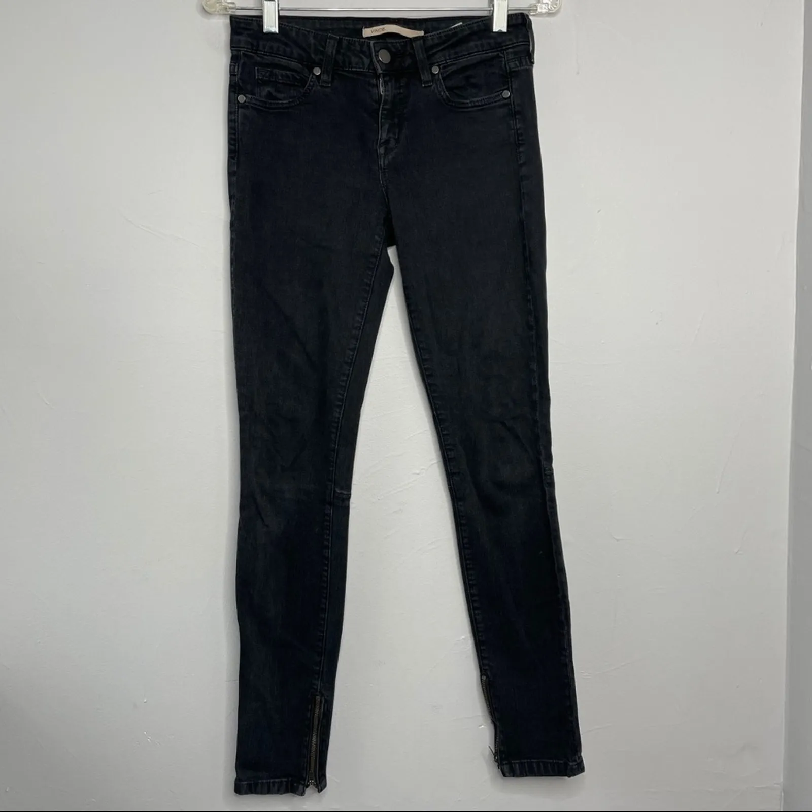 VINCE Black Skinny Jeans Womens Size 26 Black Ankle Zip Quiet Luxury Y2K Revival - Image 3