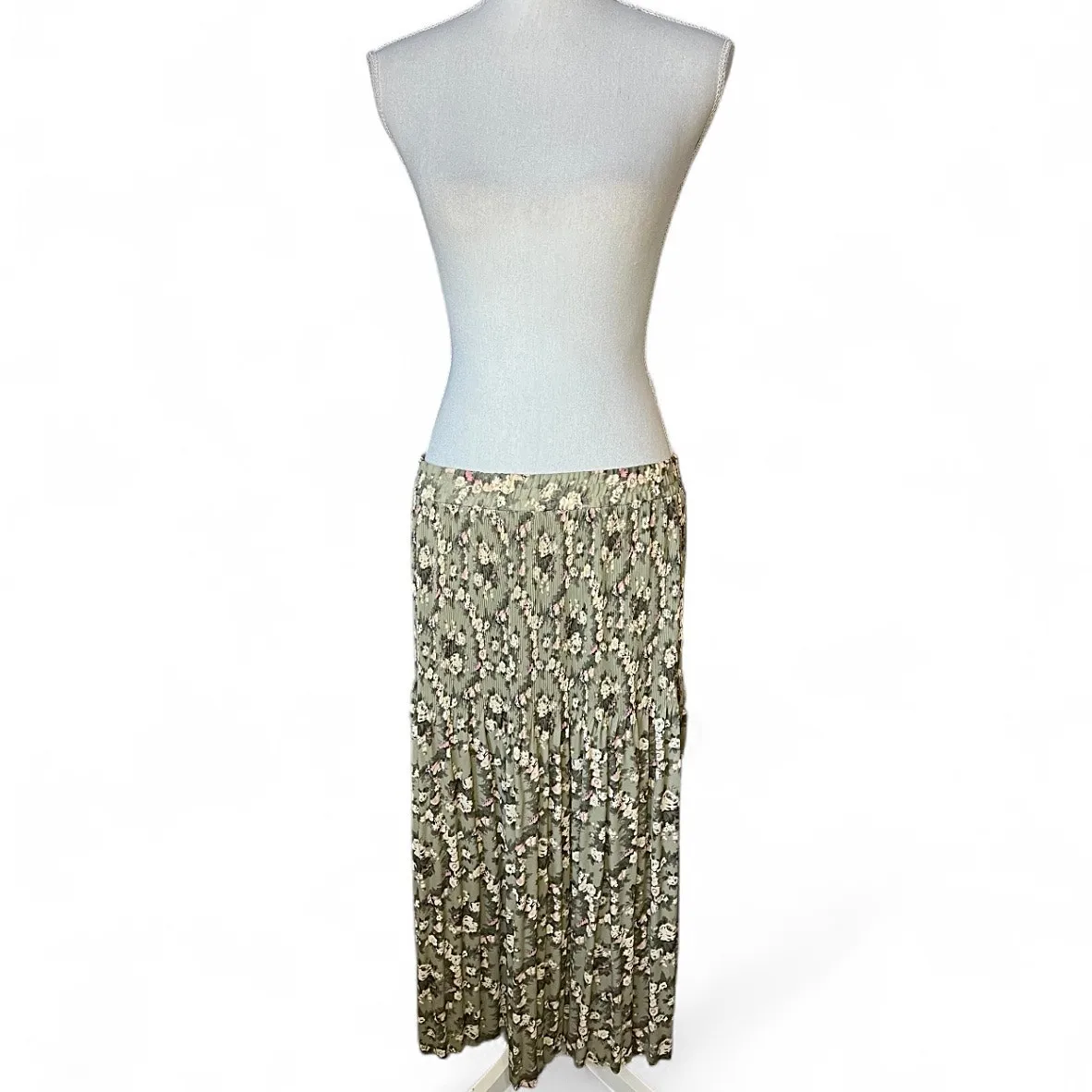 vintage 90s green floral maxi dress whimsigoth boho Cottagecore practical magic - Image 2