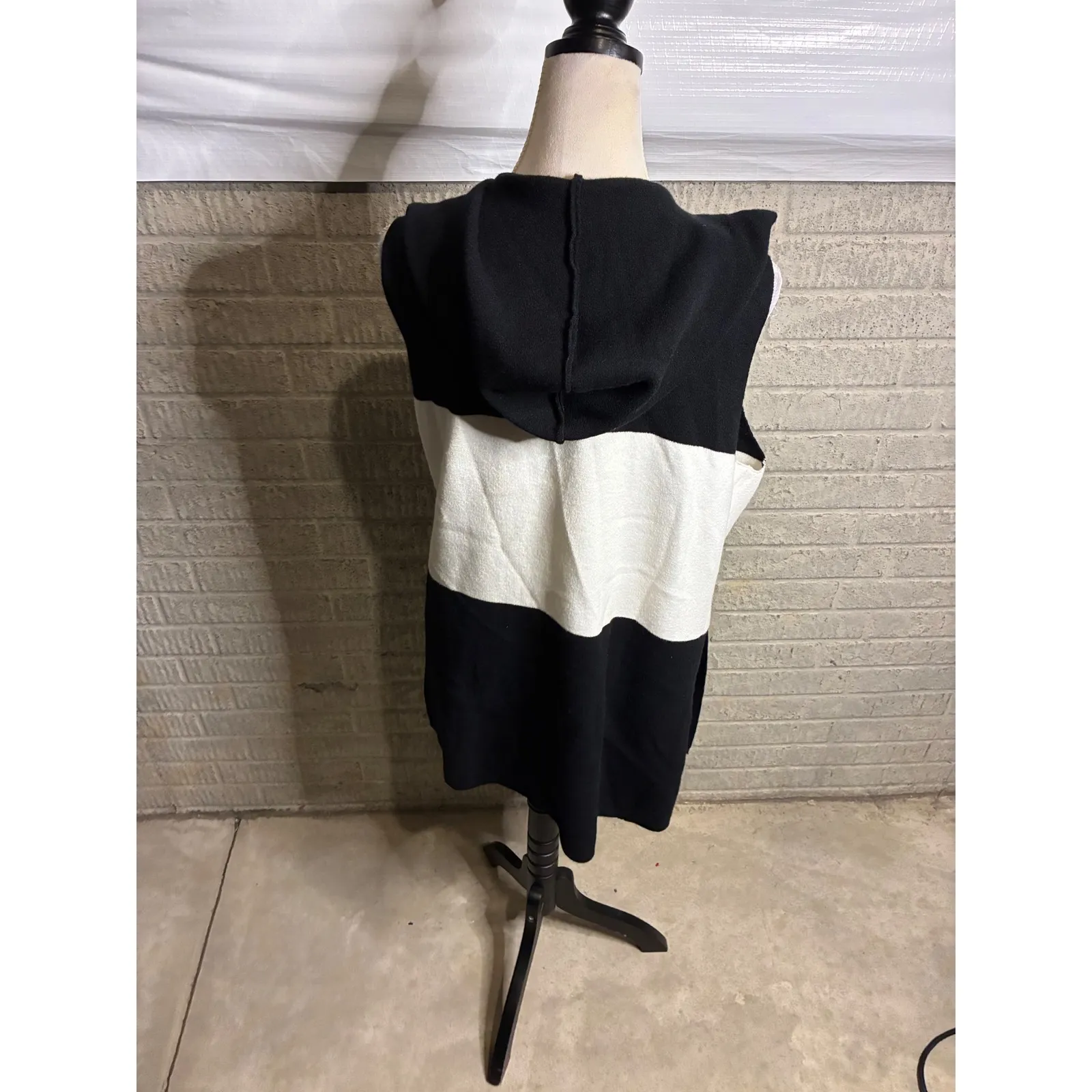Sioni Hooded Sleeveless Vest Black White Color‎ Block Long Cardigan Knit Size L - Image 3