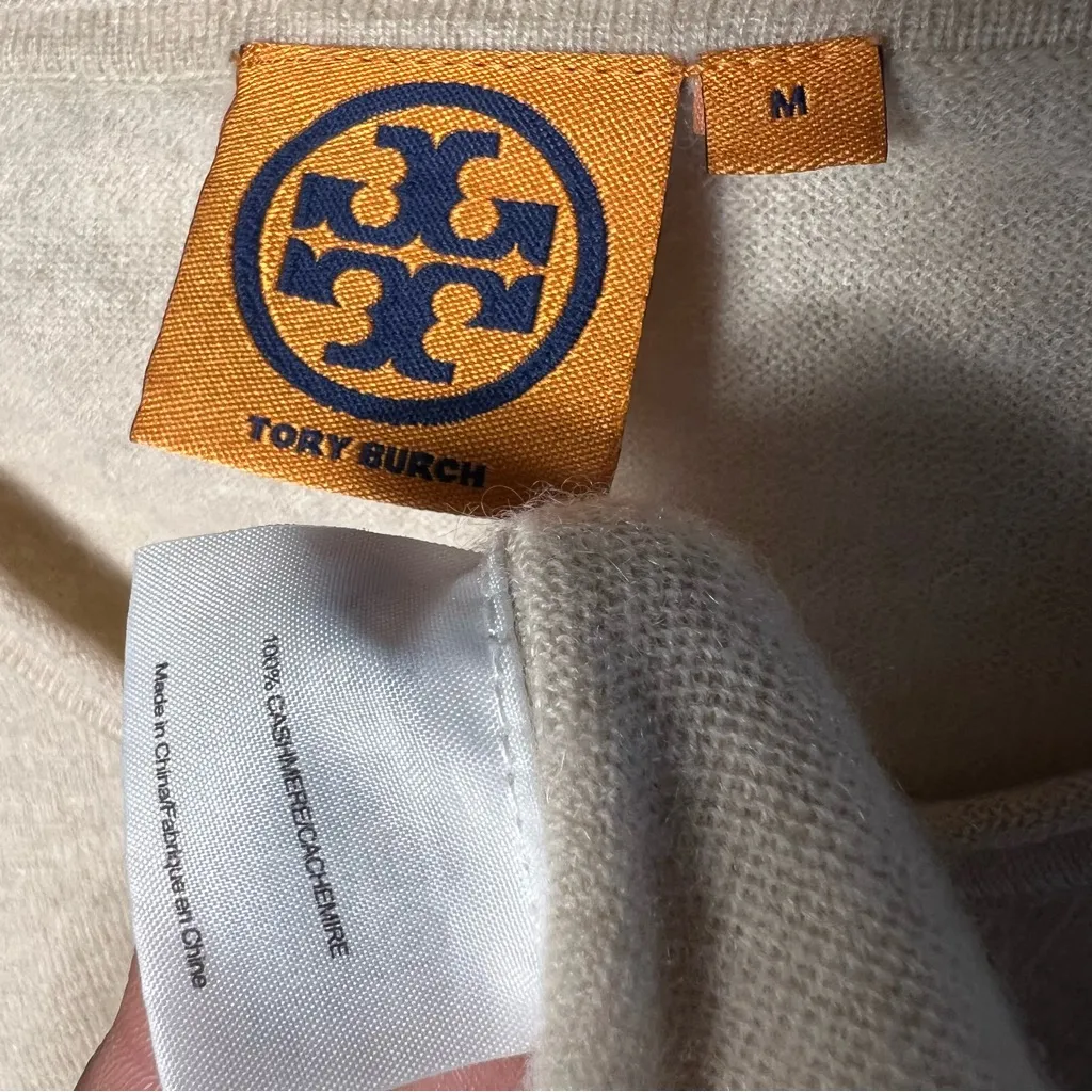 Tory Burch women’s 100% cashmere Cream Blouse size Medium - Image 5
