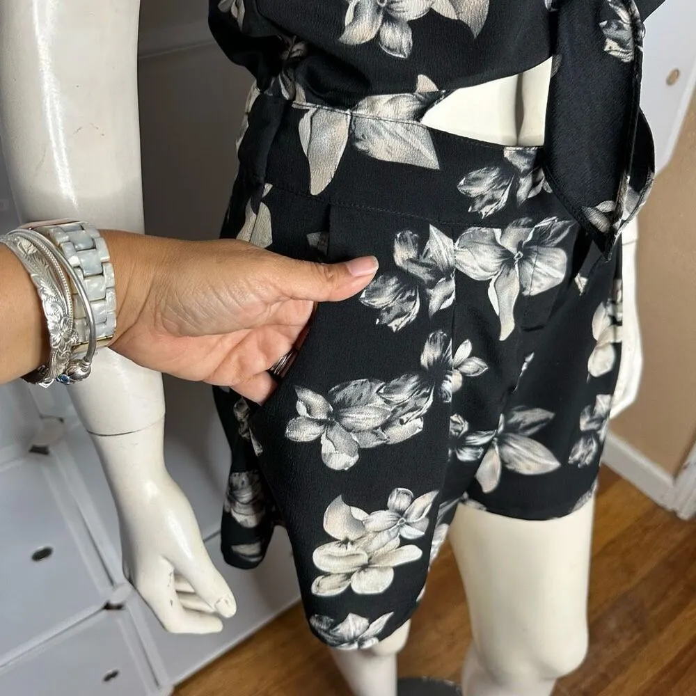 Ecru Lab Floral Cutout Shirts Romper Size Medium - Image 6