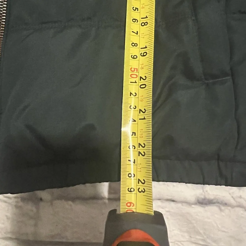Old Navy Dark Green Puffer Vest Quilted‎ Sleeveless Winter Jacket Medium - Image 6