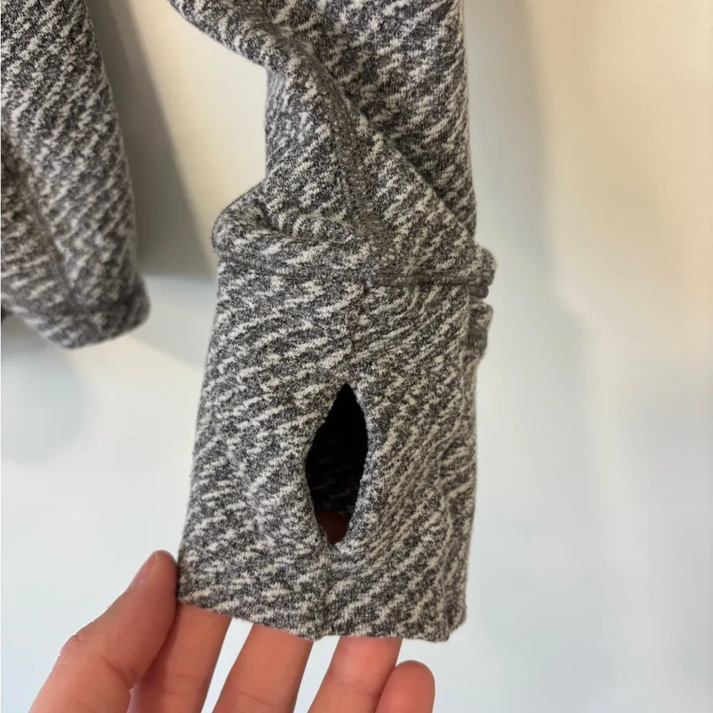 Lululemon Outrun 1/2 Zip Heathered Grey Pullover Jacket Athleisure Running Gym - Image 8