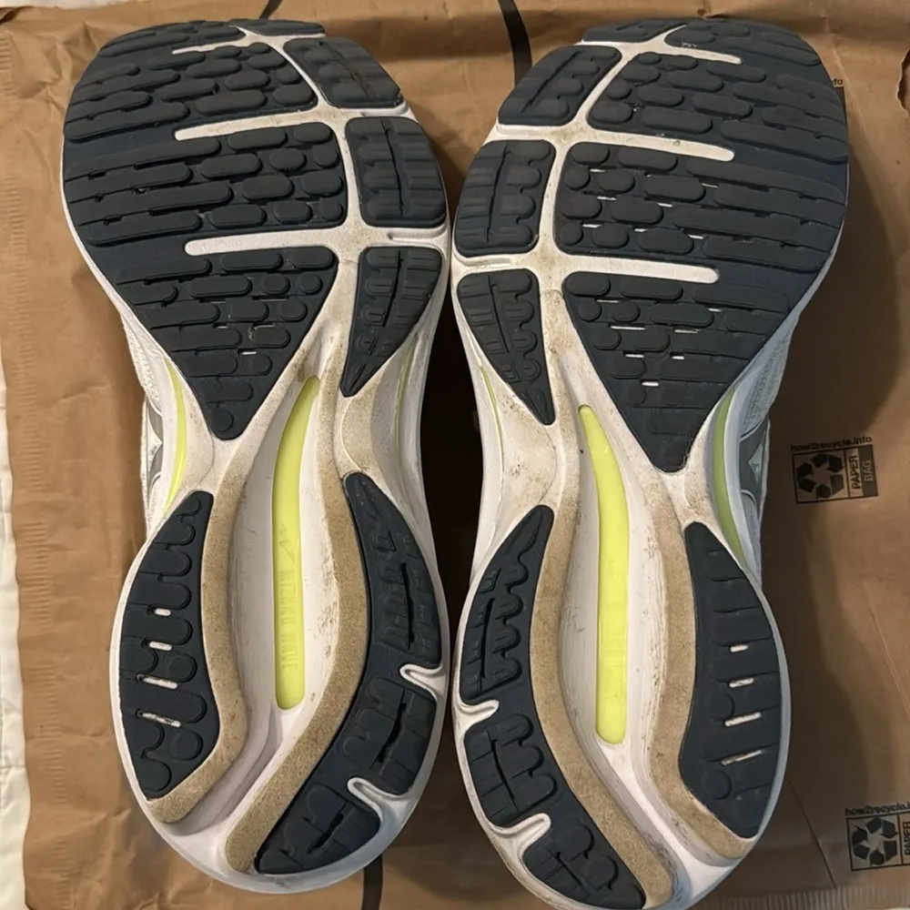 Mizuno Women's Wave Rider 25 Running Shoe Size 11 - Image 5