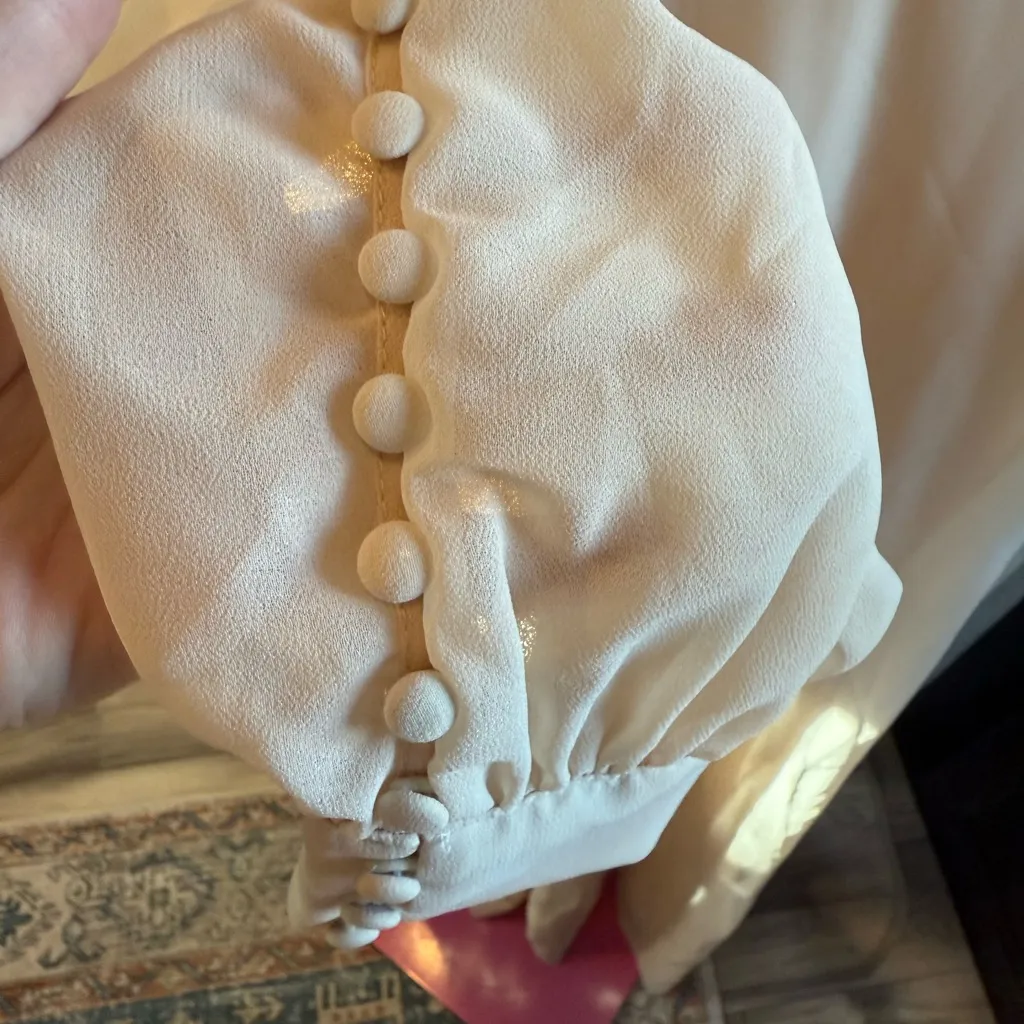 Lulu's Cream Long Sleeve Wrap Dress size Medium - Image 4