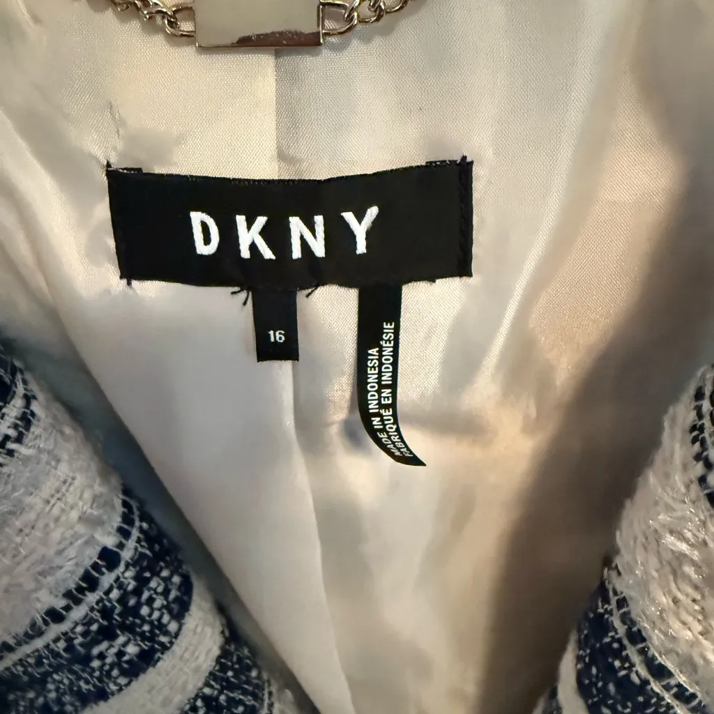 DKNY  Women's Navy and Cream Striped Blazer - Image 3