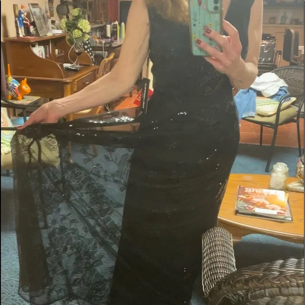 Karl Lagerfeld Paris black sequin overlay classic v neck gown NWT - Image 10