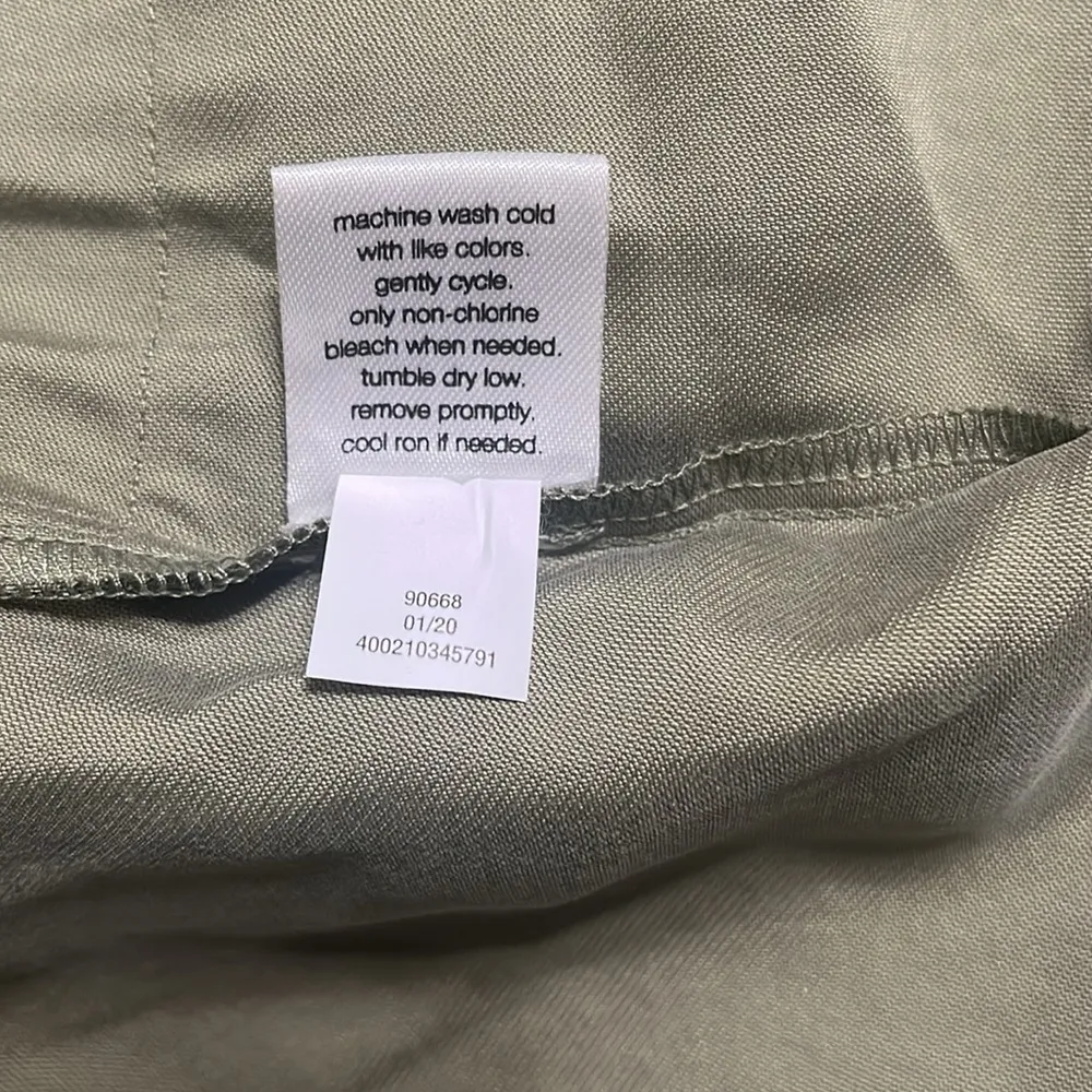 Elizabeth and James Jumpsuit Sz M Pockets Belted Wrap Front Travel Casual - Image 8