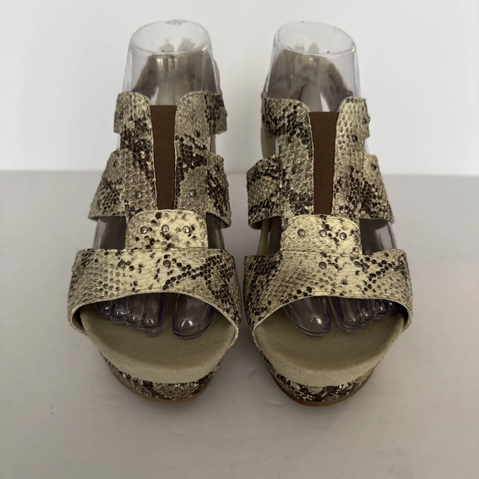 Earthies Sandles Santiago Beige Snake Embossed‎ Leather Studded Edgy Animal 8 B Tan - Image 5