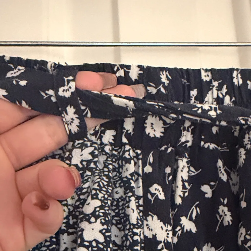 Floral Navy Maxi Skirt Blue Size M - Image 4