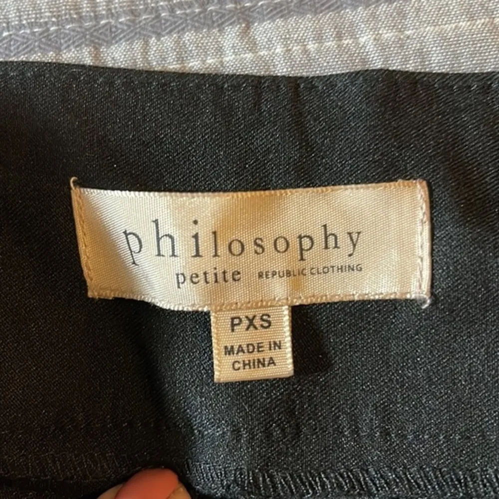 Philosophy Black Tummy Control Pull-On Bermuda Shorts Size XSP EUC #7759 - Image 4