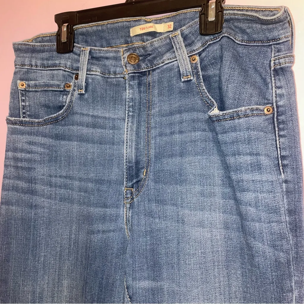 Levi's Denim 726 Flare Women Size 32 Medium Wash Boho Cowgirl Casual - Image 2