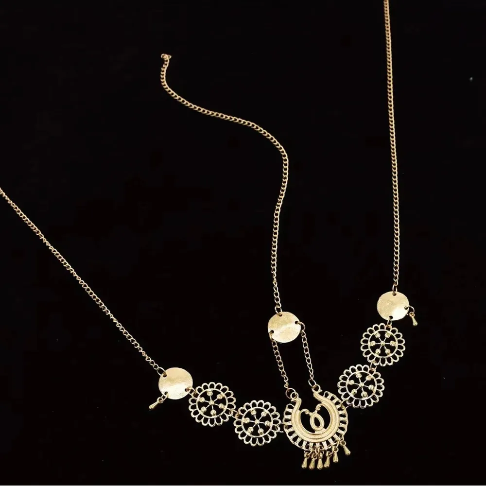 Vintage Style Gold Plated Metal Hollow Head Chain Pendant Head Chain Tassel Flow - Image 2